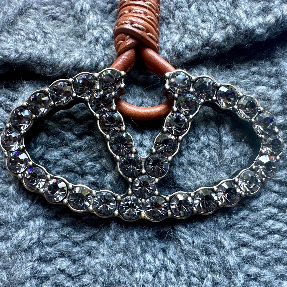ππ SOLD ππCashmere Knit Bag V LOGO in Crystals sold on another platform - Picture 6 of 14
